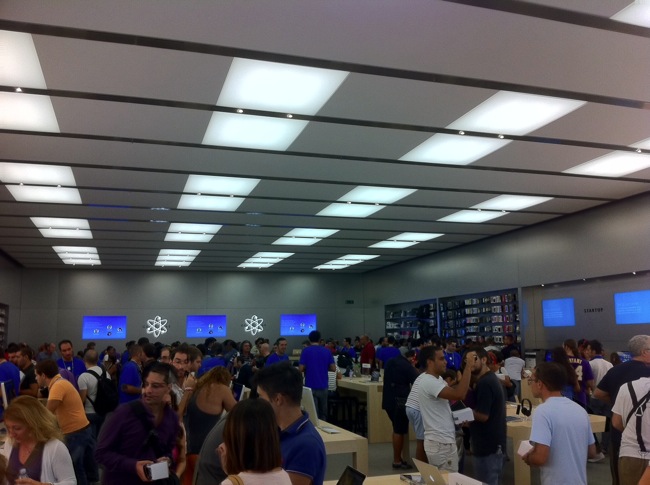 catania inaugurazione Apple Store